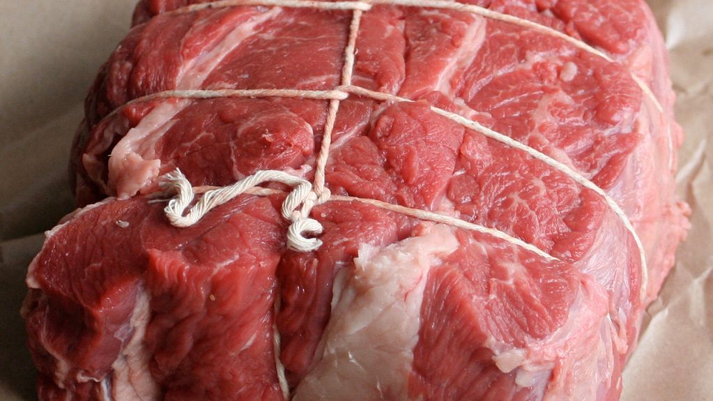 Surowa łopatka wołowa bez kości (steki, samo mięso, II klasa mięsa)