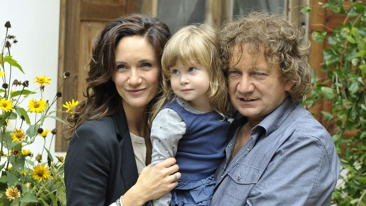 Ilona Ostrowska, Weronika Kunka i Paweł Królikowski w "Ranczu"