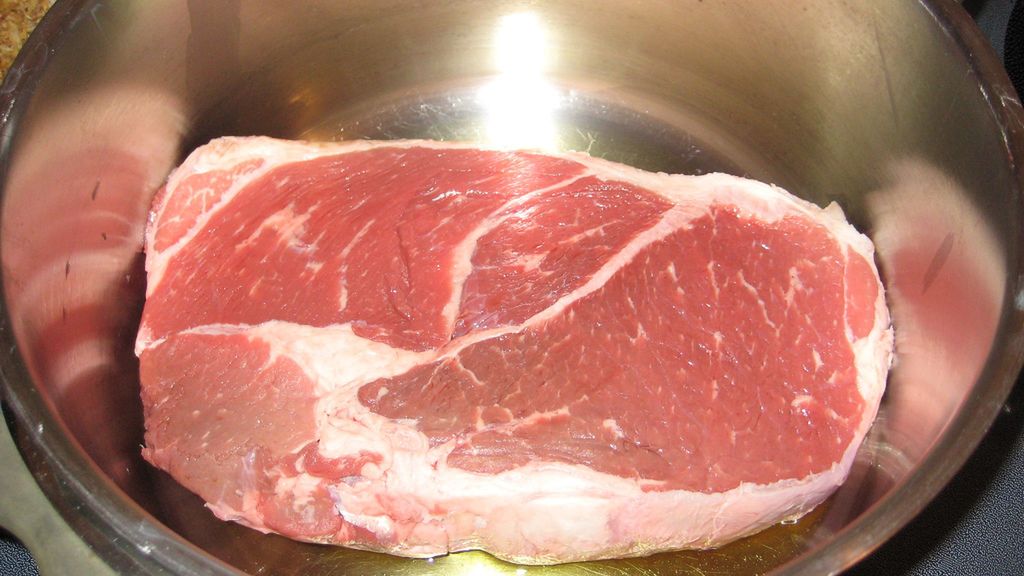 Surowa łopatka wołowa bez kości (steki, samo mięso, III klasa mięsa)