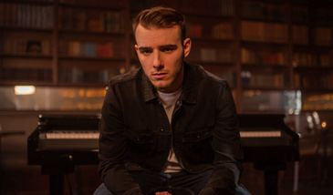 Krystian Ochman "Wielkie tytuły" - zobacz klip laureata "The Voice of Poland"