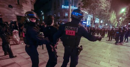 Burmistrz miasta pod Paryżem: zaatakowano mój dom, ranni żona i dziecko