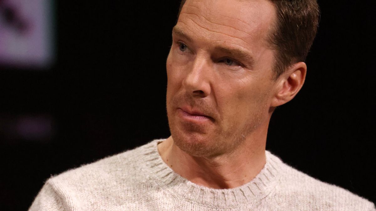 In Conversation With Benedict Cumberbatch - Red Sea International Film Festival 2024JEDDAH, SAUDI ARABIA - DECEMBER 10:Benedict Cumberbatch onstage during In Conversation With Benedict Cumberbatch at the Red Sea International Film Festival 2024 on December 10, 2024 in Jeddah, Saudi Arabia. (Photo by Darren Arthur/Getty Images for The Red Sea International Film Festival)Darren Arthurbestof, topix