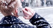Dlaczego smartfon wyłącza się na mrozie? Zadbaj o akumulator, zanim trafisz do serwisu
