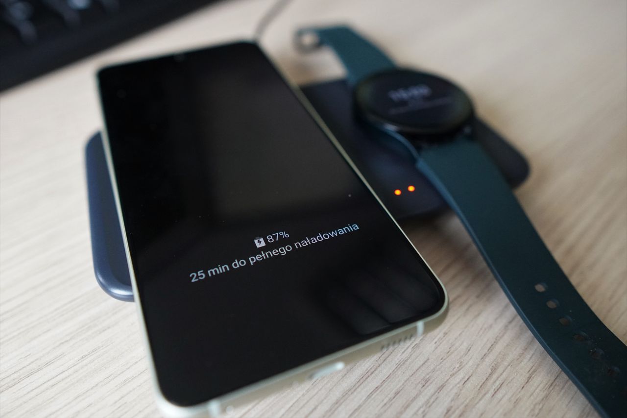Samsung Wireless Charger Duo - jedna by wszystkimi rządzić i wygodnie naładować.