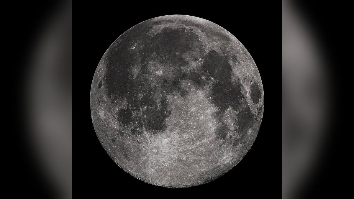 Pełnia Księżyca sfotografowana w Alabamie, 22 października 2010 r. Zdjęcie poglądowe.
