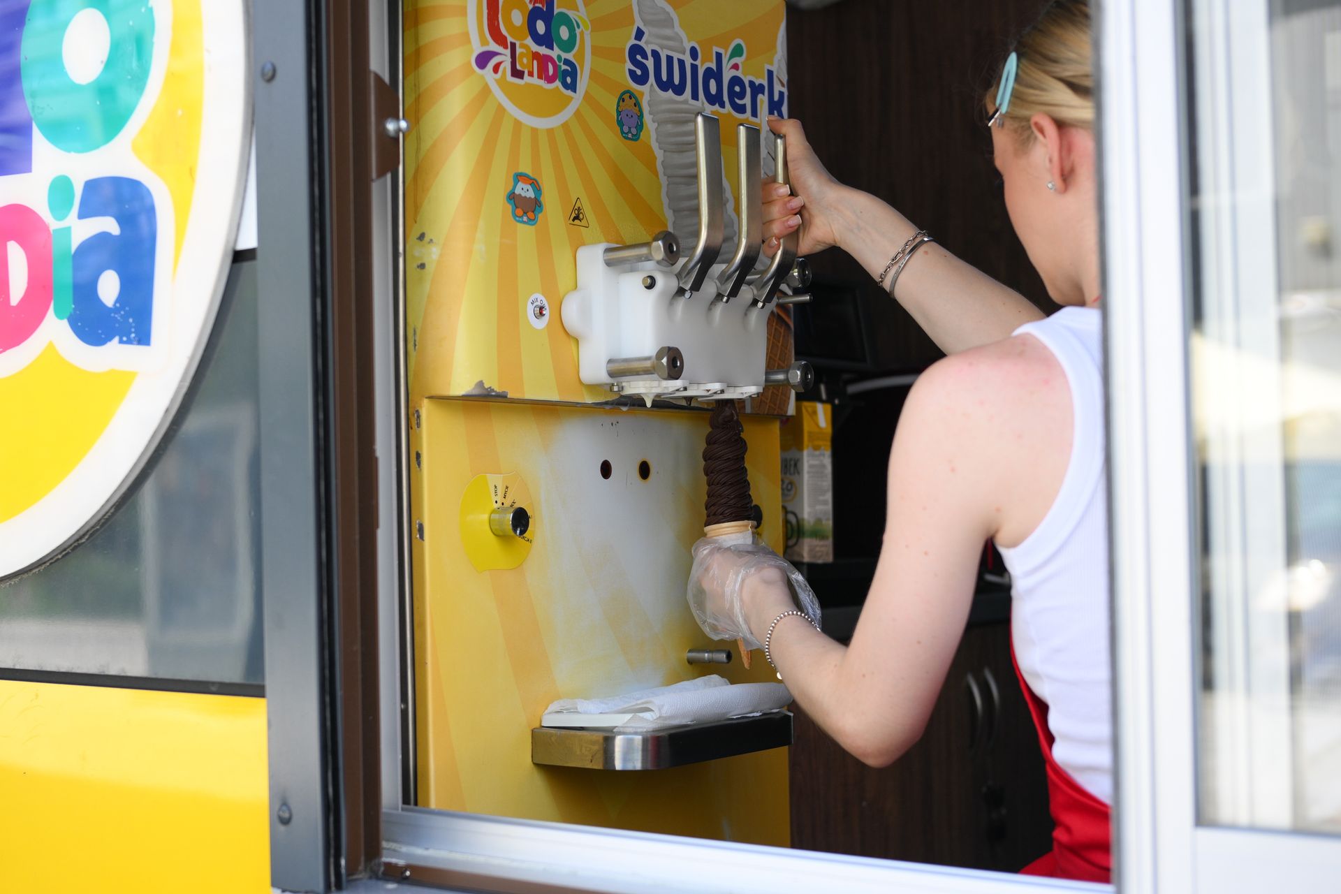 Pracownicy gastronomii w 40°C: "Chowaliśmy się w chłodni, żeby tam nie umrzeć"