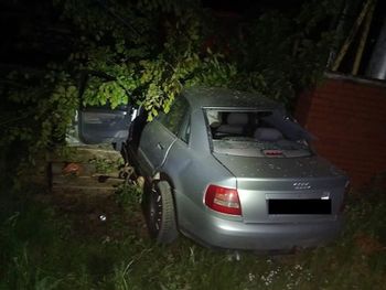 Pijany kierowca wjechał w wóz Straży Granicznej. Próbował uciec, a potem kopał funkcjonariuszy