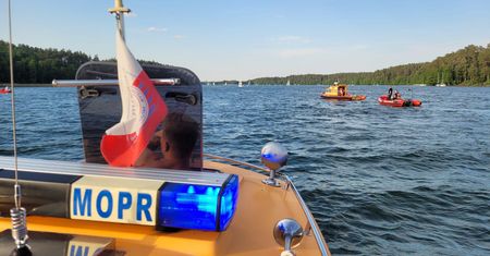 Dramat na jeziorze Bełdany. Wyskoczył z jachtu i nie wypłynął