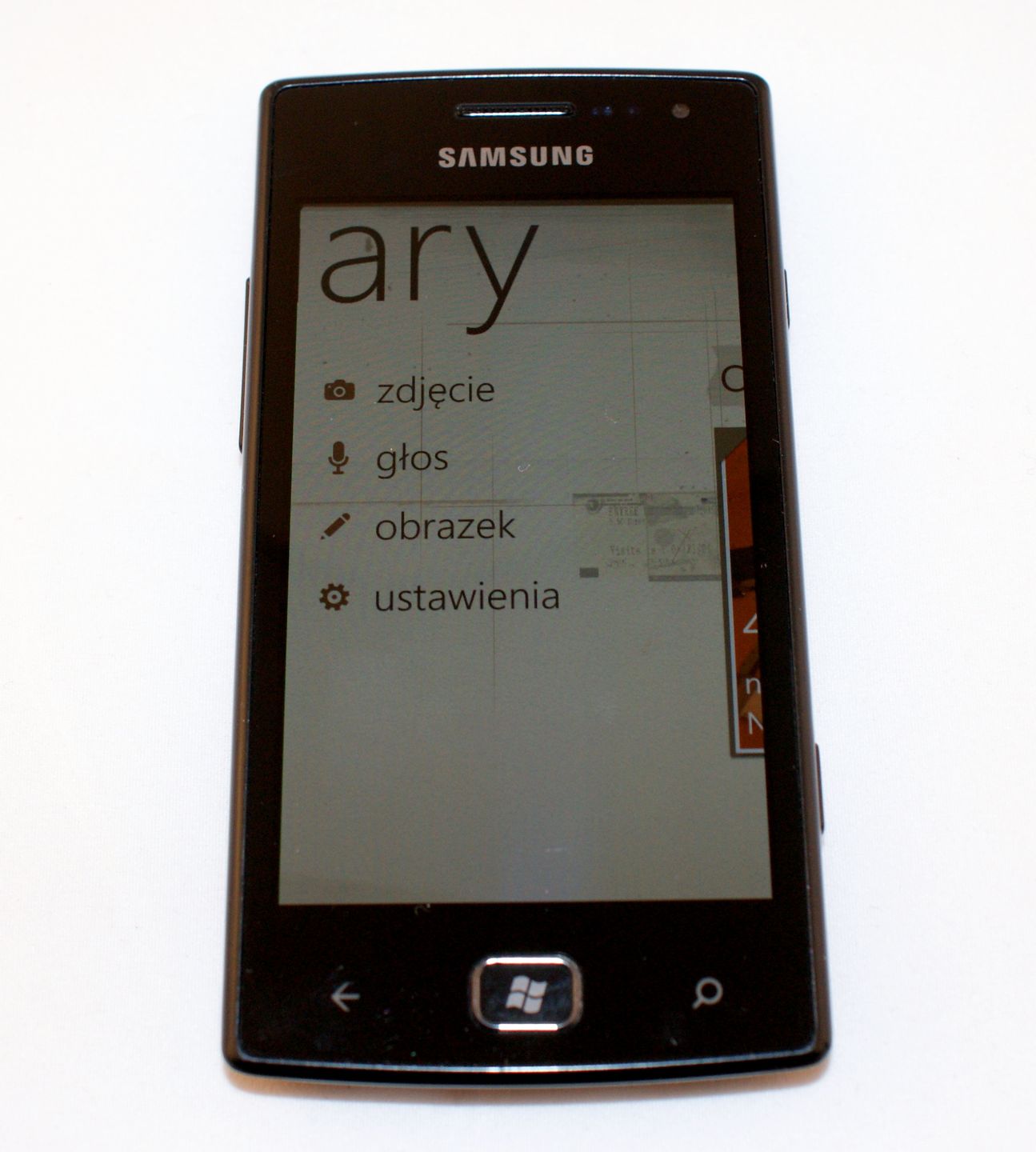 Samsung Omnia W - elegancki Windows Phone [test] 15