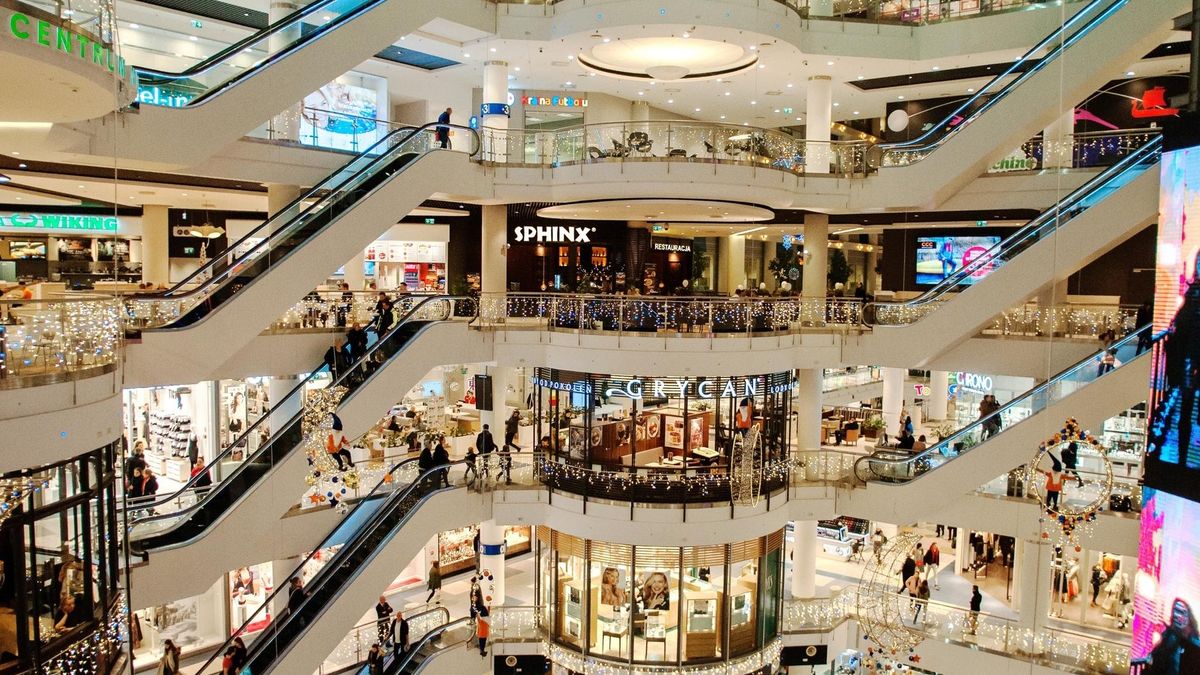 Od początku grudnia kolejki w sklepach są dłuższe niż w pozostałych okresach roku