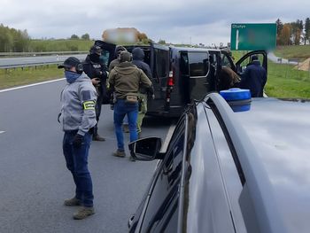 Olsztyn: CBŚP uderzyło w duży gang narkotykowy. Zatrzymano osiem osób, w tym lidera grupy