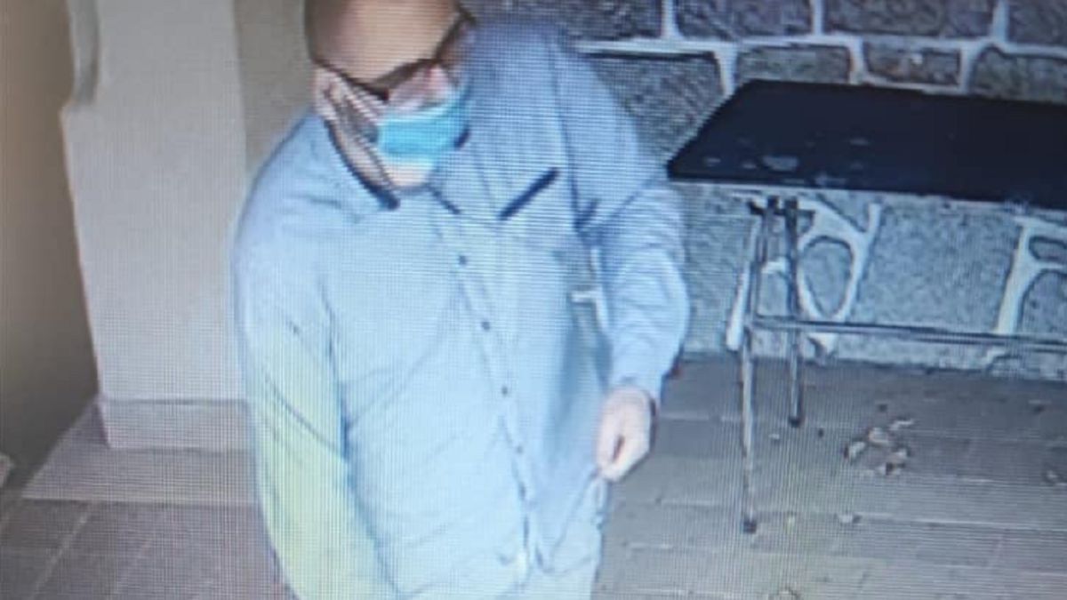 Komenda Miejska Policji w Koninie poszukuje tego męzczyzny. 