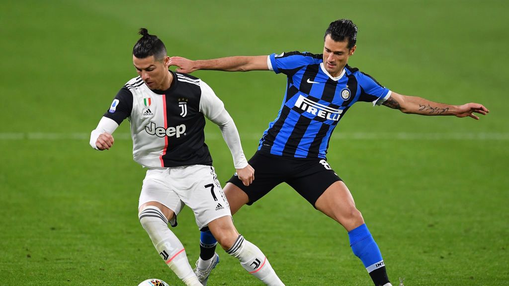 Zdjęcie okładkowe artykułu: Getty Images / Valerio Pennicino / Na zdjęciu: Cristiano Ronaldo (z lewej) i Antonio Candreva