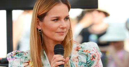 Paulina Sykut-Jeżyna w modnej kreacji. Ta sukienka na lato pięknie podkreśla talię