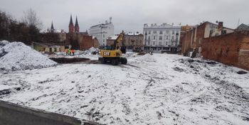 Włocławek: Budują mieszkania na ul. Cyganka. Koniec dzikiego parkingu