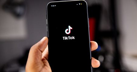 TikTok kosztuje Cię... dane. Ile Internetu Ci zabiera?