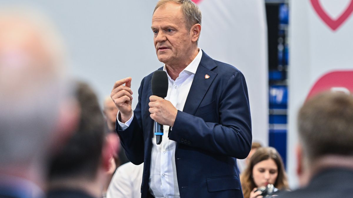 KRAKOW, POLAND - APRIL 03: Poland's Prime Minister, Donald Tusk delivers a speech as he takes part in a campaign rally ahead of the Polish local elections on April 03, 2024 in Krakow, Poland. Local elections are being held across Poland on April 7th to elect regional assemblies, county and municipal councils, and mayors of municipalities and cities. (Photo by Omar Marques/Getty Images)