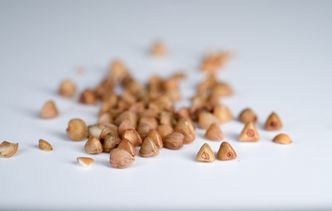 Awantura o kaszę. Spór przybiera na sile. Badacze z producentem na wojennej ścieżce