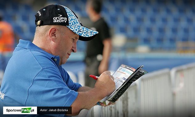 - Ale czy te rozgrywki były rzeczywiście aż tak w tym roku wyrównane? Ja tego nie widzę. Były zacięte z jednego powodu - spadku aż trzech drużyn z ligi - uważa Marek Cieślak