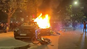 Płonące samochody. Skandaliczne obrazki z Paryża