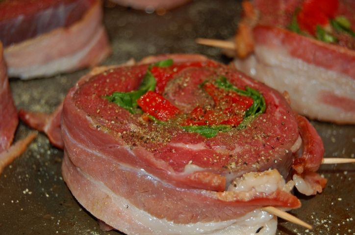 Surowe steki z łaty wołowej (samo mięso, III klasa mięsa)