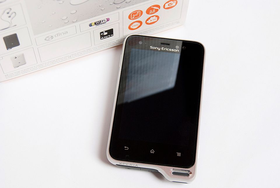 Sony Ericsson Xperia active - pancerny maluch [pierwsze wrażenia] 6