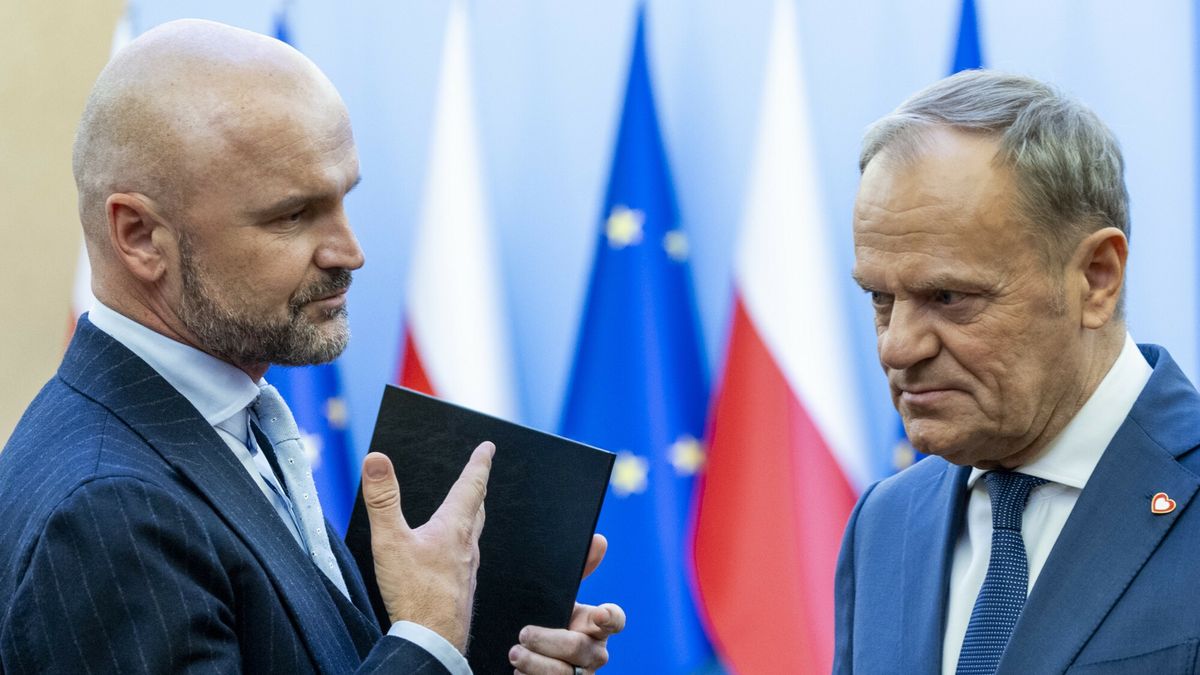 Premier Tusk o deregulacji ze stron? spo?eczn?
24.03.2025 Warszawa Spotkanie premiera Donalda Tuska z przedstawicielami strony spolecznej w sprawie deregulacji fot Andrzej Iwanczuk/REPORTER
N/z: Rafal Brzoska, Donald Tusk
Andrzej Iwanczuk/REPORTER