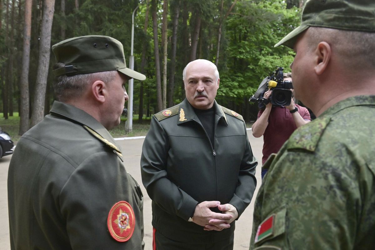 Łukaszenka boi się nie tylko Putina. "Ostateczne słowo należy do nich"