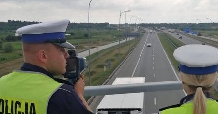 Porażka nowych przepisów? Kierowcy wiedzą, kiedy policja nie da mandatu