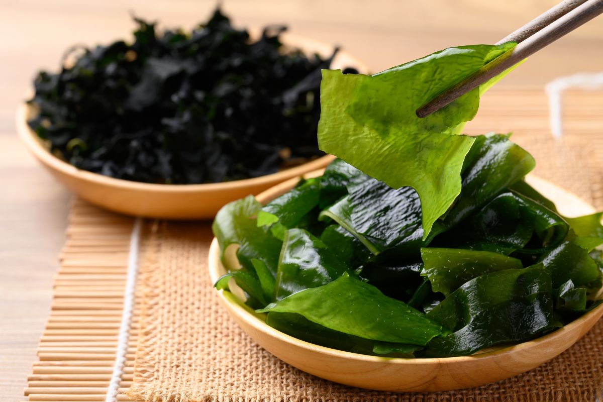 Wakame wspierają tarczycę