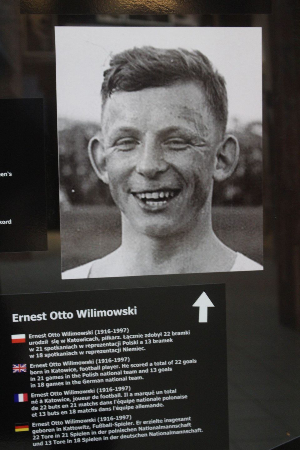 To jeden z najlepszych śląskich piłkarzy w historii, jak Messi. Kibice Ruchu z FC Deutschland chcą ratować grób Ernesta Wilimowskiego