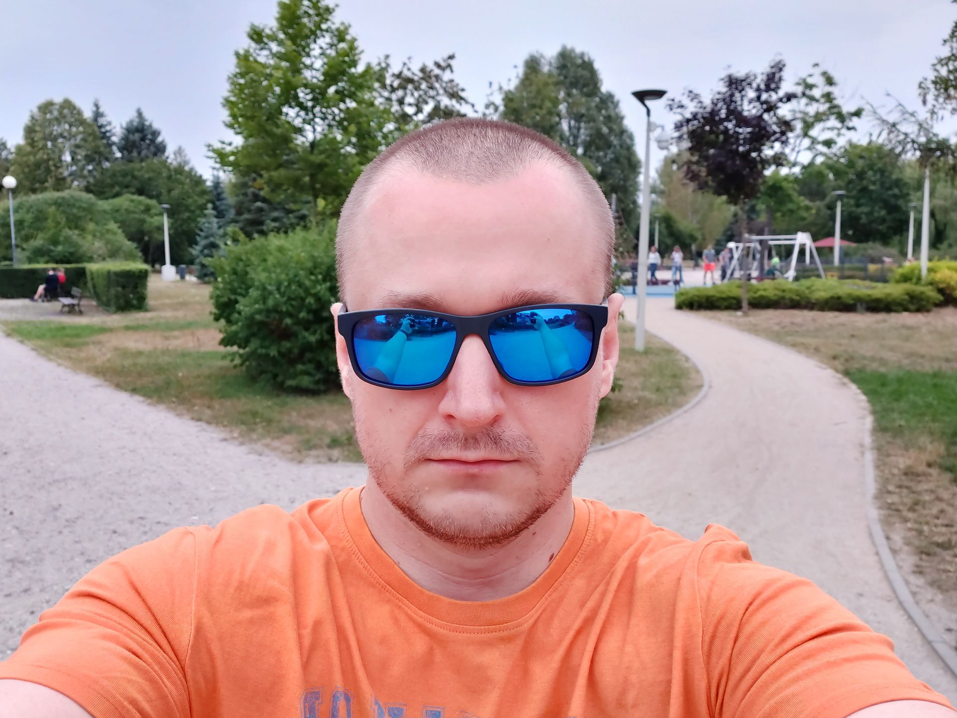 Samsung Galaxy A80 kontra przedni aparat Galaxy S10. Czy obracana kamera ma sens? 59