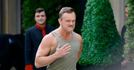 "Hotel 52": Cezary Pazura testuje chłopaka córki!