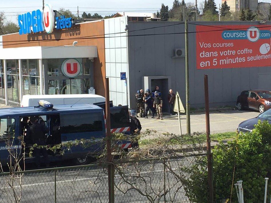 Francja: strzelanina w supermarkecie. Napastnik nie żyje