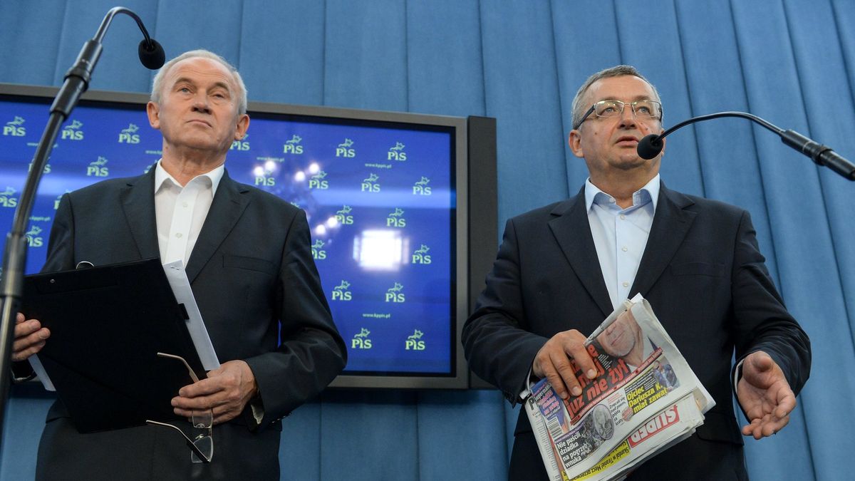 Krzysztof Tchórzewski i Andrzej Adamczyk, posłowie PiS domagający się unieważnienia prywatyzacji PKP Energetyka.