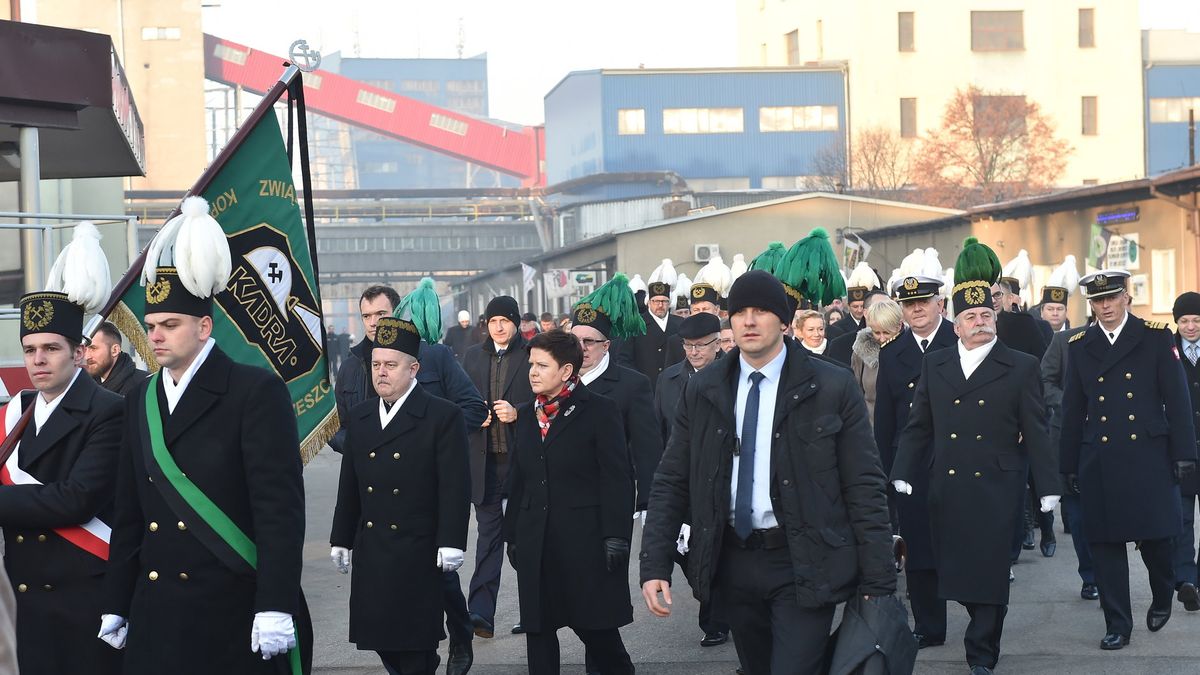 Brzeszcze, 04.12.2016. Premier Beata Szydło podczas uroczystości barbórkowych.