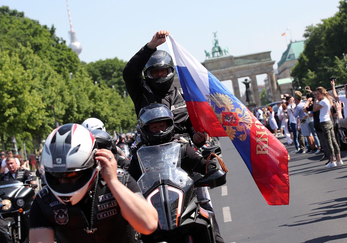 "Nocne wilki" co roku przyjeżdżają w maju do Niemiec. Na zdjęciu przejazd przez Berlin w 2019 r.