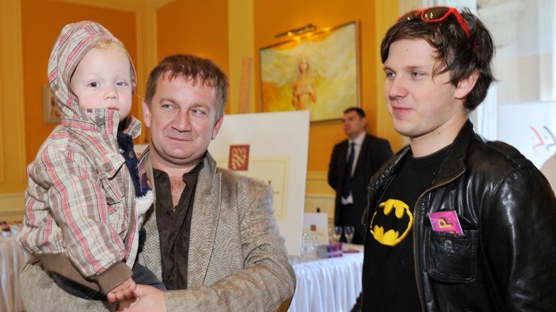 Antek Królikowski z rodziną