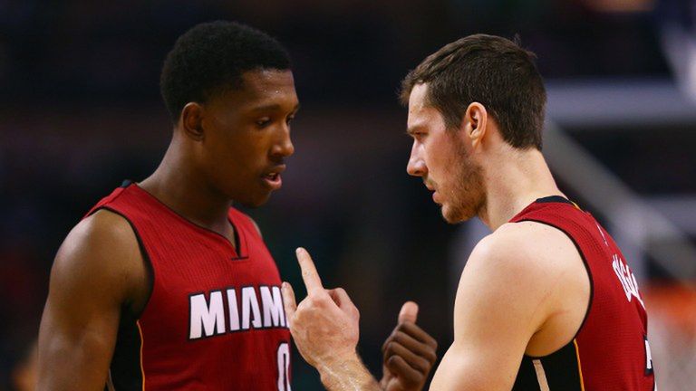 AFP / Na zdjęciu od lewej: Josh Richardson i Goran Dragić