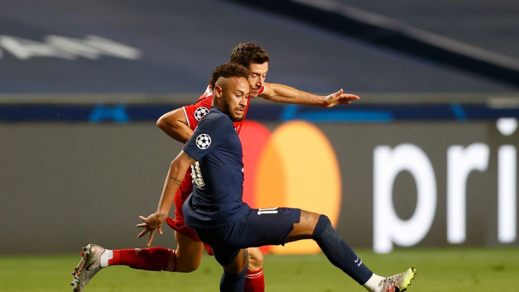 Getty Images /  Matt Childs/Pool / Na zdjęciu: Robert Lewandowski i Neymar