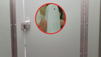 Nie rozbieraj się, gdy zauważysz taki wieszak. Od razu wyjdź