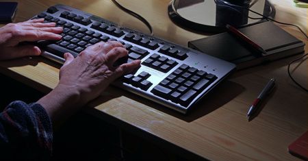 Pegasus inwigiluje dziennikarzy? Były szef Agencji Wywiadu o wątpliwościach. "System służy elitom"