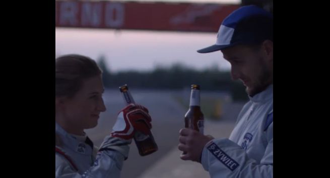 Małgorzata Rdest i Pasha promują piwo Żywiec 0,0% (wideo)