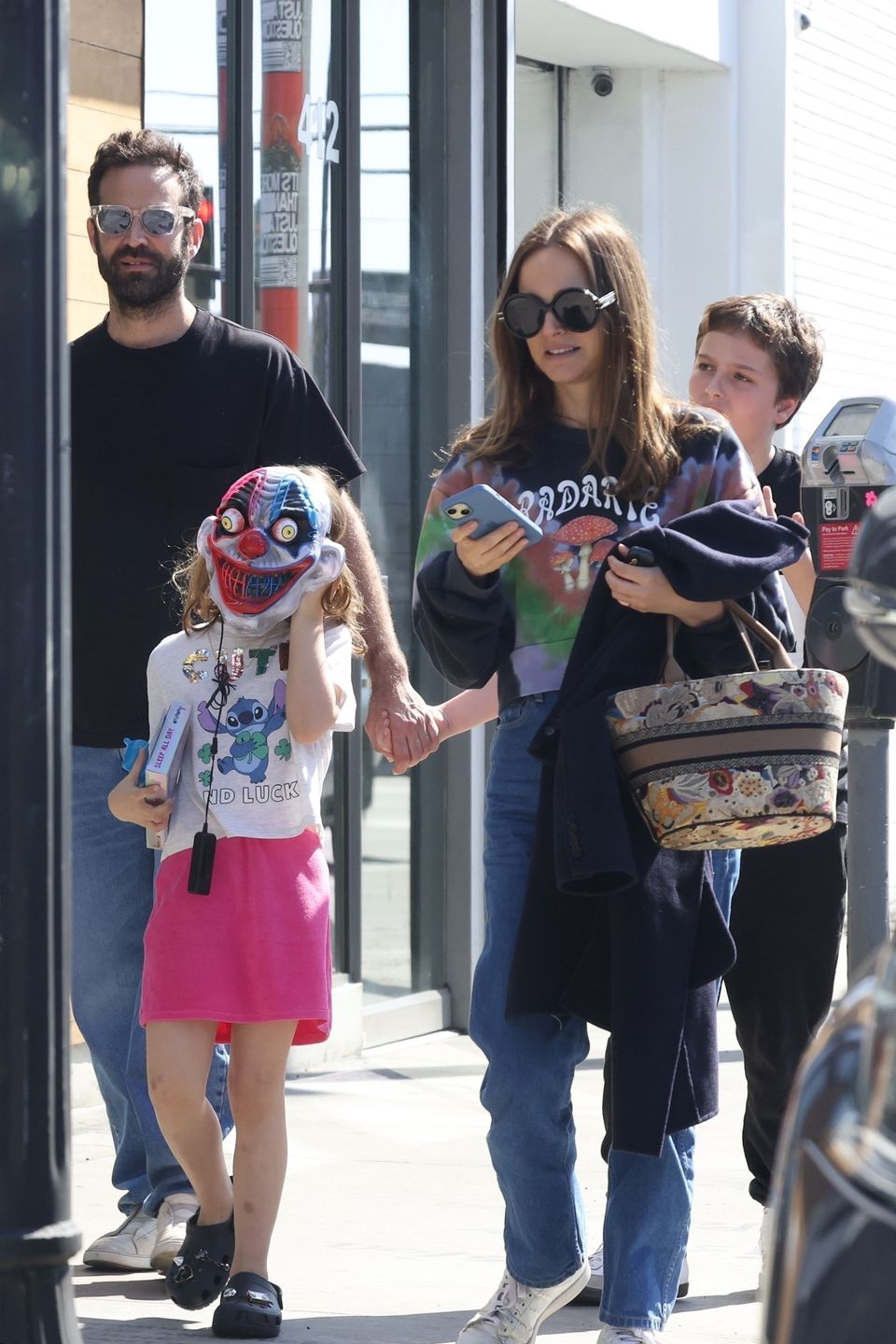 Natalie Portman na rodzinnym spacerze