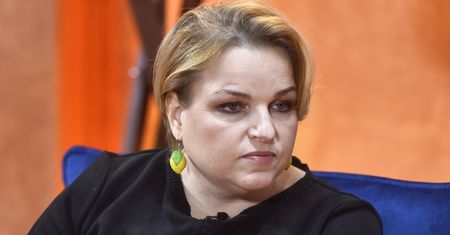 Pokazała etykietkę miodu. Zwróciła uwagę na zapis