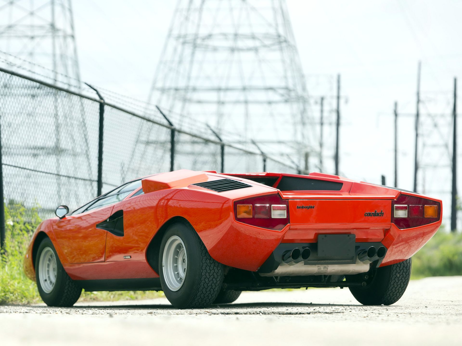 Od dekad z V12: ewolucja hipersamochodów Lamborghini 28