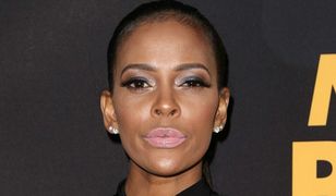 "Współczesna rodzina": Sundy Carter zaliczyła wpadkę na czerwonym dywanie