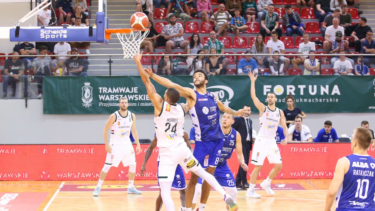 WP SportoweFakty / Anna Klepaczko / Na zdjęciu: mecz Legia Warszawa - MKS Dąbrowa Górnicza