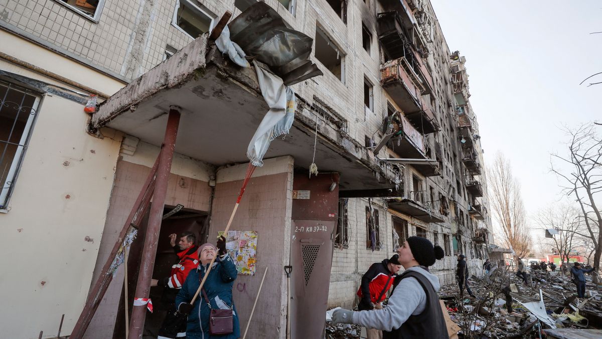 Zdjęcie okładkowe artykułu: PAP/EPA /  / Na zdjęciu: Zniszczenia wojenne w Kijowie