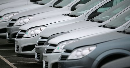 Postawił reklamę na miejscu parkingowym. Straż miejska rozkłada ręce